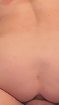 Melantun pada batang gemuk dengan pepek dan dubur saya dan membiarkannya mengongkek saya dengan tulang pro sehingga dia mengisi punggung saya