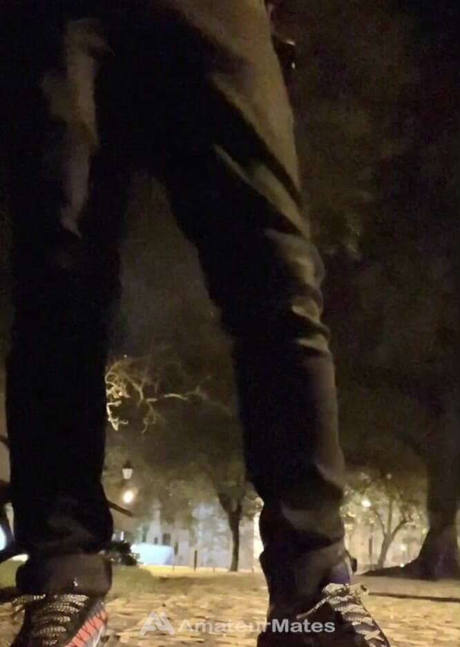 AmateurMates: Добірка аматорських хлопців, які блимають своїм членом на вулиці