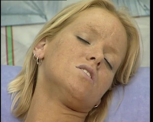 YOUR FIRST PORN: Dumme Schlampe Antonia - Stupid Bitch Antonia