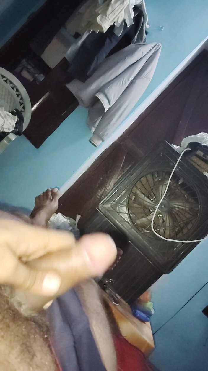 Xxxboyengi: हॉट देसी लड़के का हस्तमैथुन