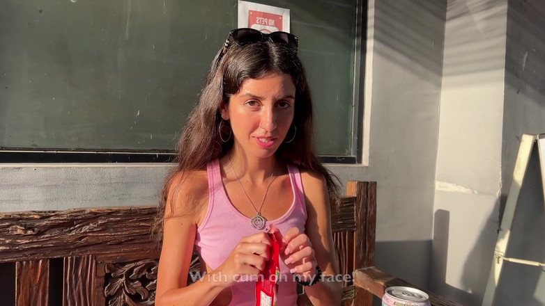 Dis Diger: Sborra sul viso in un supermercato pubblico - pompino all'aperto fetish...