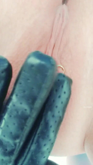 Arya Grander: หญิงครอบครองแบบ POV