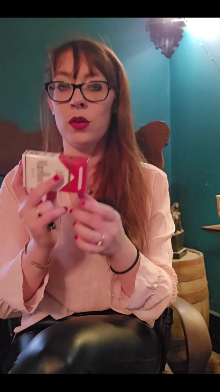 MistressThrope: How I Feel When I Get a New Carton of...