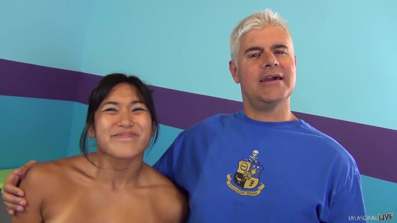 Immoral Live: Frumusețea asiatică sexy Mai Li se alătură imoralului Live pentru...