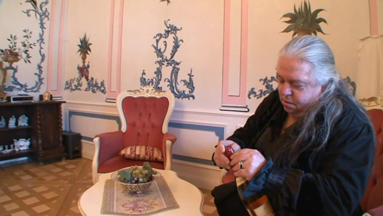 Absolute BDSM films - The original: La piccola bionda gioca con la cera viene umiliata