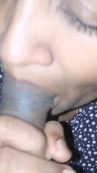 Našel jsem tento sexy pracující dětskou děvku z pláže