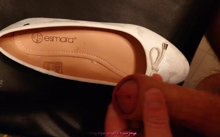 Carmen_Nylonjunge: Horny for Worn Ballerinas