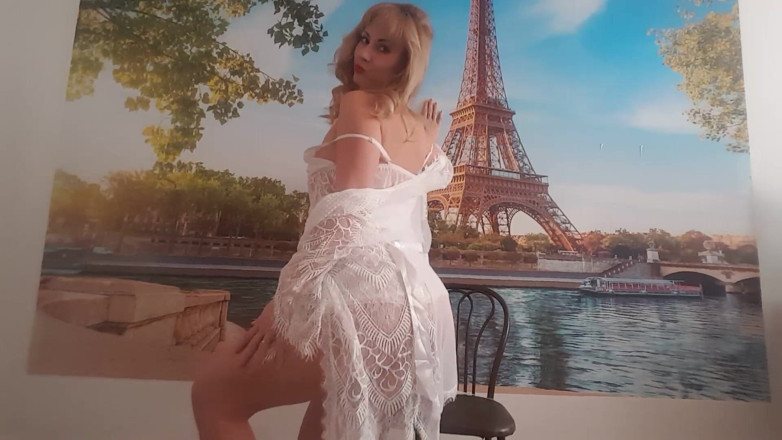 Horny Fuck Bitches: Ik Neuk Mezelf Graag