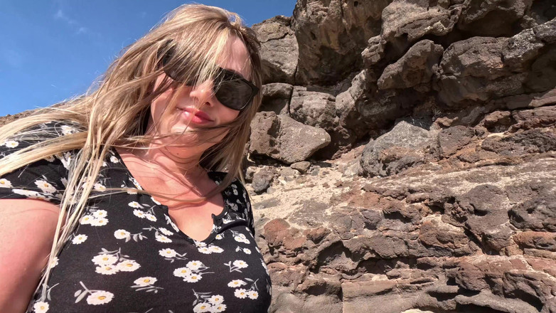 Emma Voyeur: Sudut pandangan pertama tiada seluar dalam di bawah pakaian pendek...