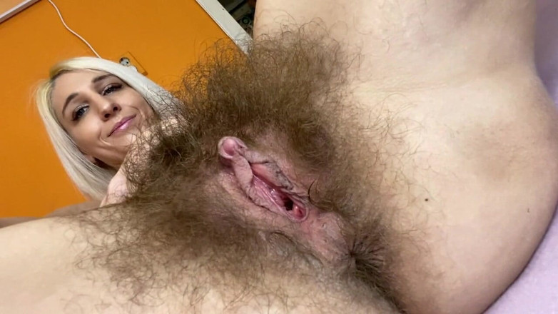 Cuteblonde666: Domácí kompilace roztahování kundičky chlupatou kundičkou