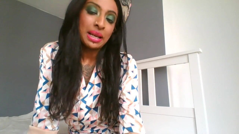 BabeXX69XX Asian MILF: Macecha ponižuje tvého malého ptáka X