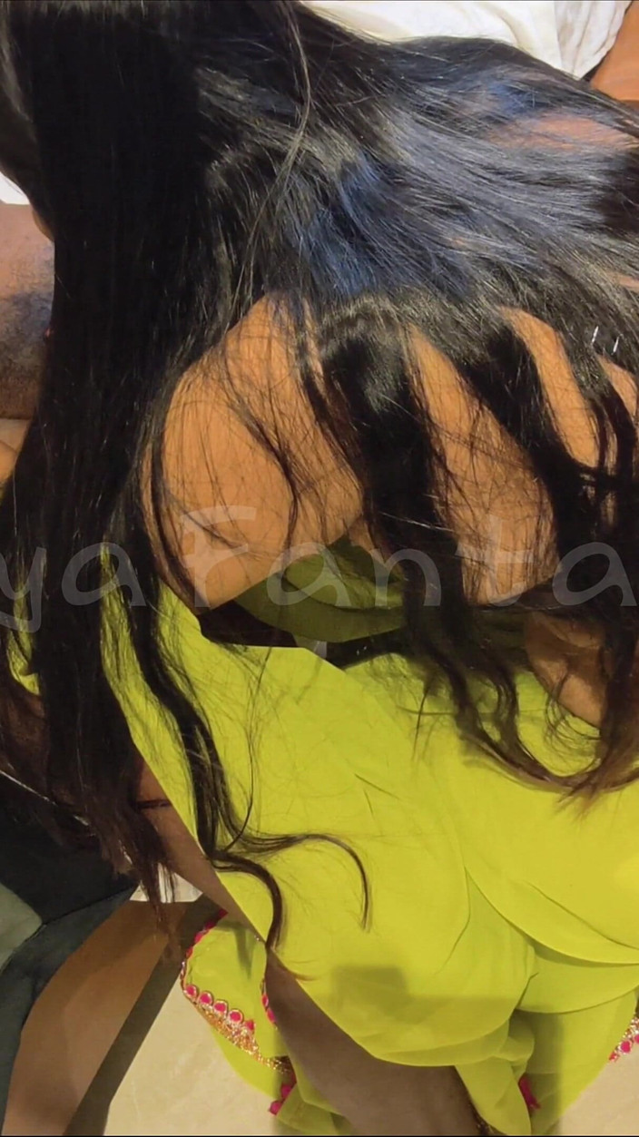 Riya Naidu: リヤがサリーでカメラ2を着てロマンチックなキスと深いフェラチオをする