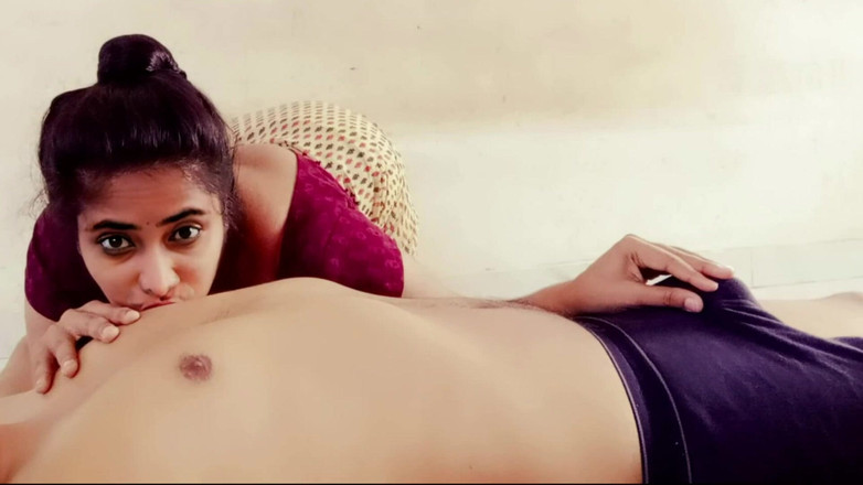 Your Arya: Desi stiefmutter stripsing, neckt ihren stiefsohn und er fickt ihre...