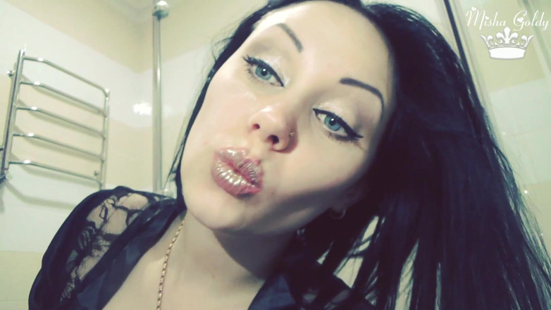 Goddess Misha Goldy: Buze aurii