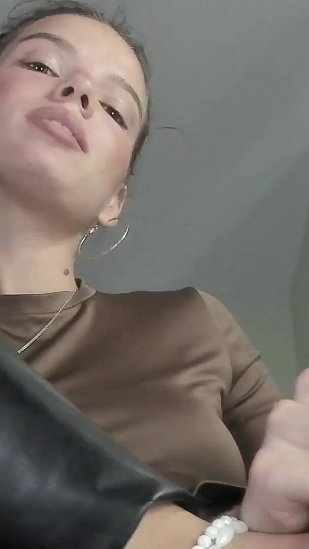 Cutecute (Feet lady)