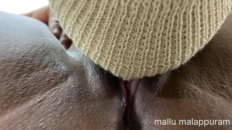 Mallu_Malappuram: Thatha la musulmane mallu et sa voisine se font baiser...