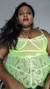 Esposa Ilaria clava su patético marido beta