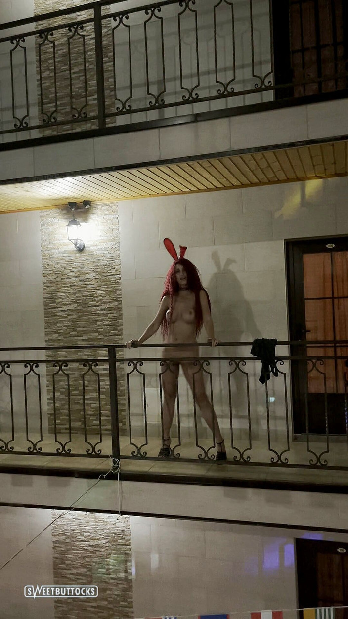 Sweet Buttocks: Otelde çıplak dans