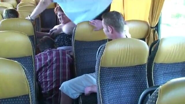 Anna Devot: Annadevot - Gangbang dans le bus...