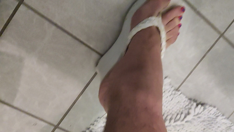 Mutsakin: Pés e pegadas sensuais