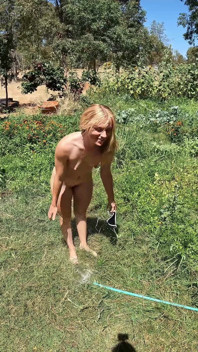 POV : 정원에서 나를 따먹고 호스에 흠뻑 젖어
