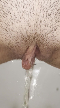 Kompilasi! Cewek hot ini lagi asik kencing di balik celana dalamnya yang beda-beda! POV!