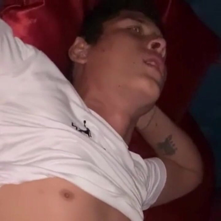 Romeoblowjob: Latino casts và bị thâm nhập sâu vào mông nhiều...