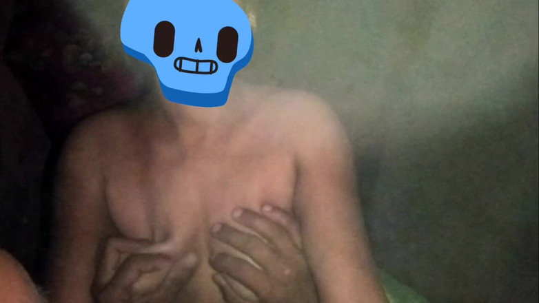 hotsimran70: Vesnická bhabhi velká prsa tvrdě šukají celou noc