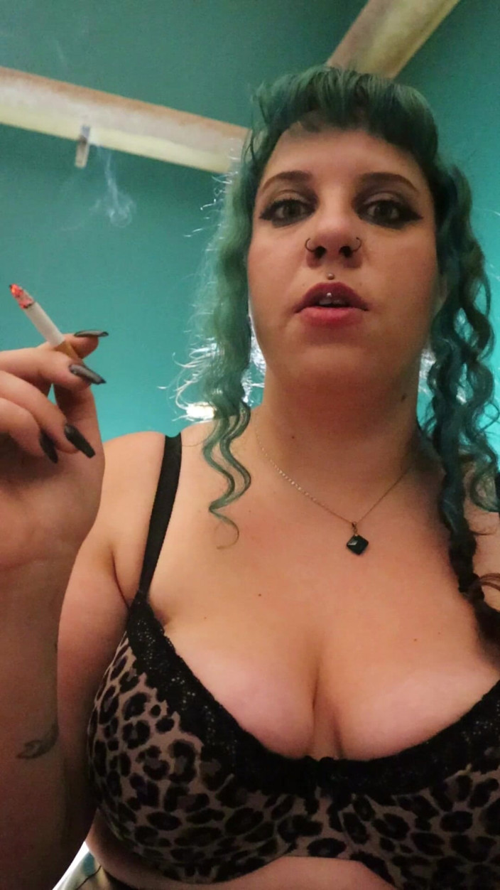 Goddess Kinx: Human Ashtray Training