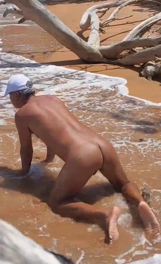 Ladysilvas: Ladysilva Crossdresser Mahukan Ayah Tiri Dalam Pantat Di Pantai