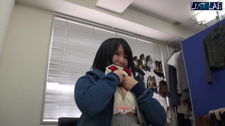 Lust lab: Миниатюрная и грудастая. Нежная красотка, которая обожает жару - ep1