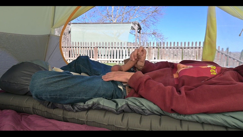 Joe Iandola: तम्बू में