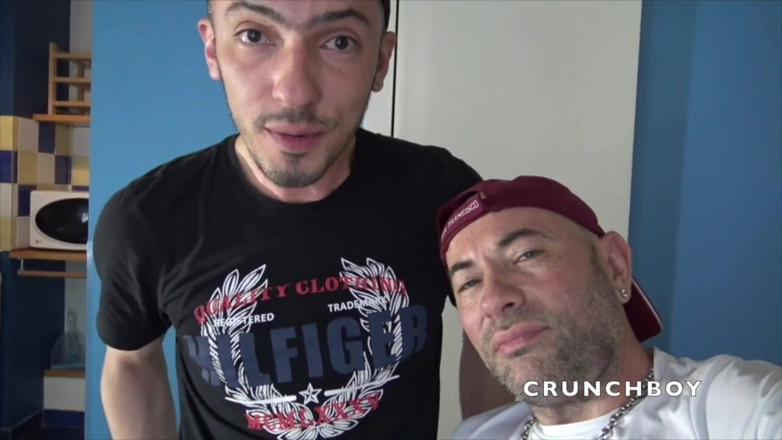 Kinky Bareback Boys: Devian futută fără prezervativ de un băiat heterosexual din Paris