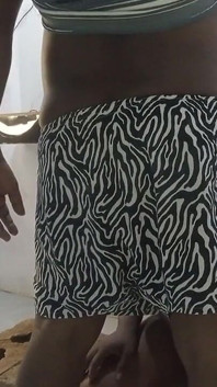 Kayınbiraderim daha iyi sevişmeyi biliyor, bayıldım. Kısa sürede orgazma ulaştım.