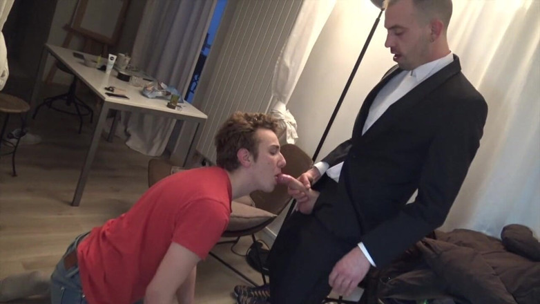 SEX WITH STRAIGHT BOY CURIOUS: 年轻的twwink被tim无鞍性交