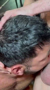 Oskar ivan follada a pelo por c harlie thiks áspero