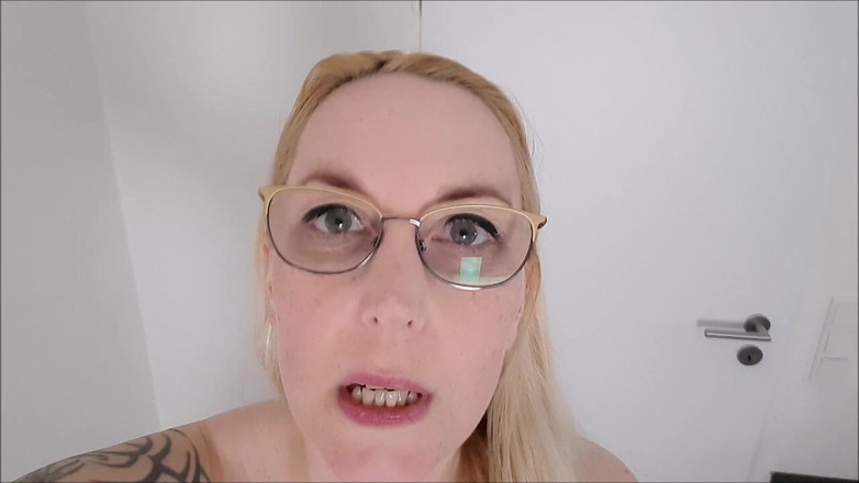 Sally Secret: 我美味多汁的小便汉堡！！