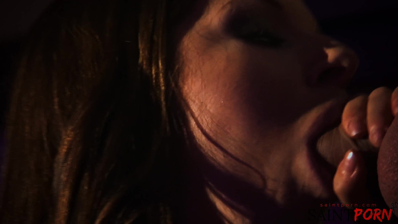SaintPorn: デビー・ホワイトが公の場で犯される
