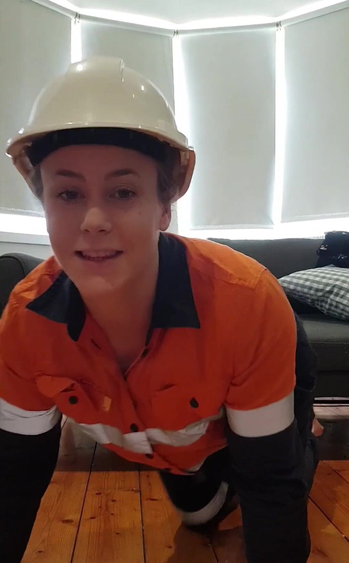 Michellexm: Bogel / bash jari Bash berbogel seksi dalam pakai kerja vis...