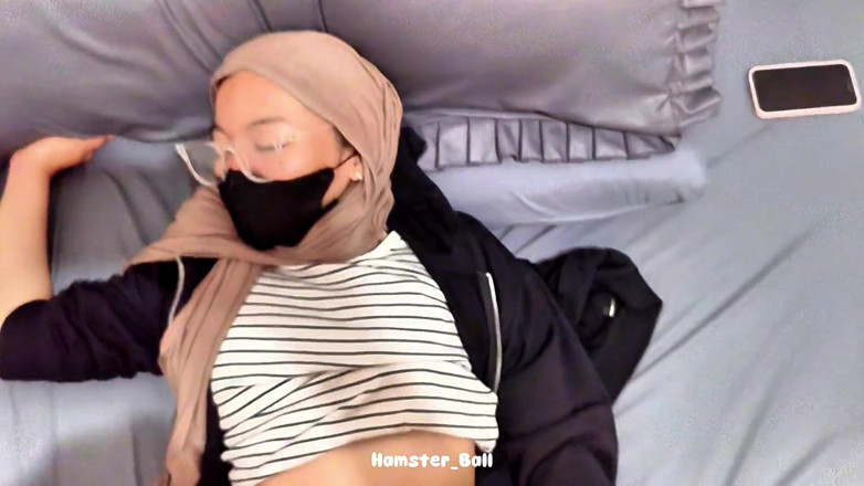 Hamster_Ball: Knullar en religiös lärare i regnet