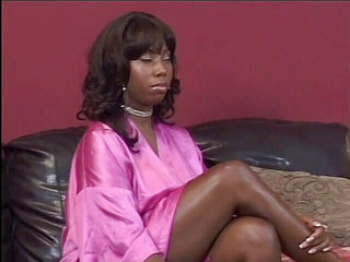 A Lesbian World: Sexy černé děvky jedí kundičky a šukají robertky a strapon