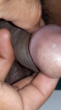 Čůrání v koupelně Domácí šukání indického muže