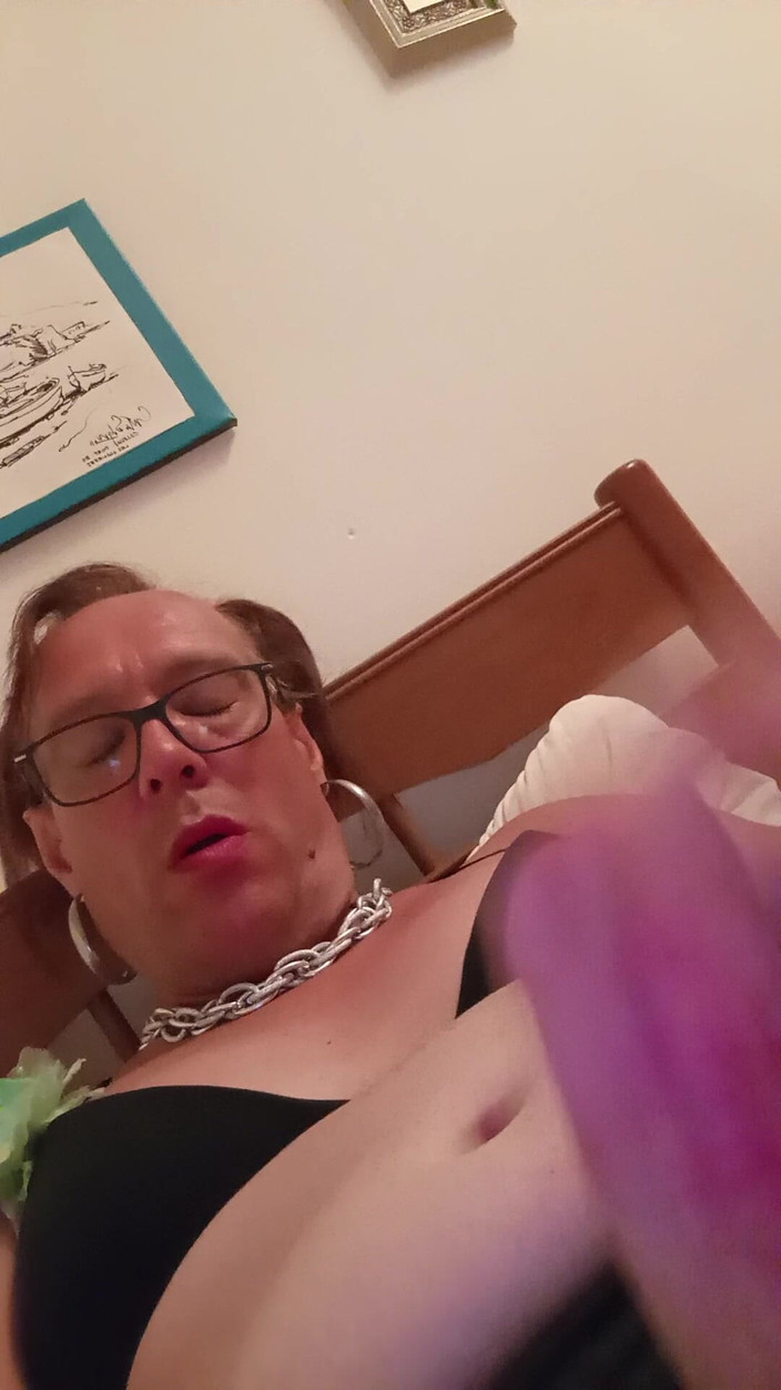 Vickysucker: Sexy Solo