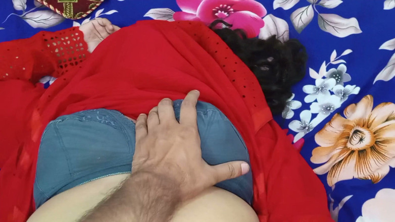 QueenbeautyQB: Indian Husband &amp; Wife Enjoying the Kind of Romance That Never...