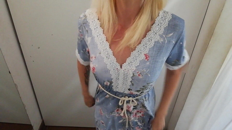 Cuteblonde666: Khỏa thân ngoài trời trong phòng mặc áo choàng