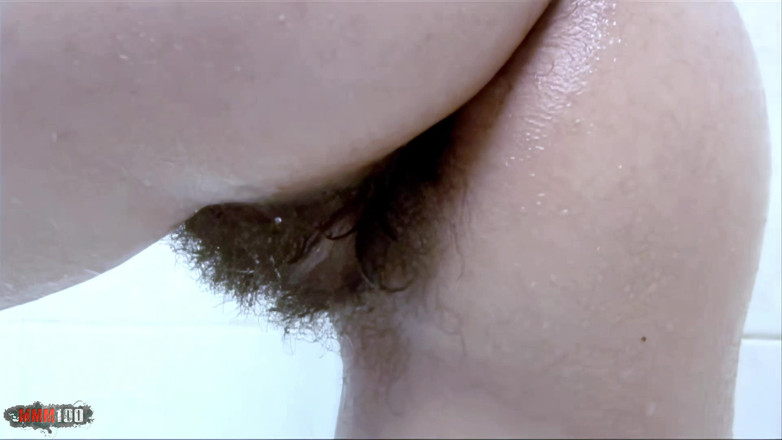 Porn-World: Andrea Kelly Mandi Panas Untuk Pepek Berbulu