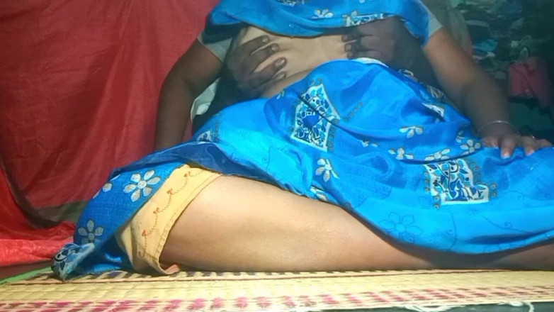 Priyanka314: Desi Hus fru Bussy fingrar i pojkvän