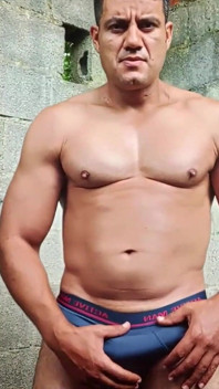 Yuri Gaucho cơ bắp siêu năng khiếu