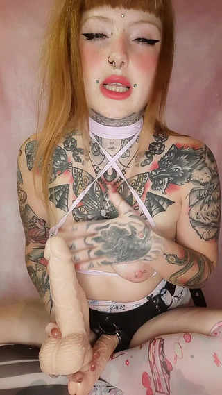 Yourfavecumslut: Banci pegging termasuk joi dan menunggangi dildoku