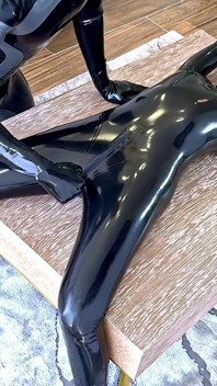 Decor de viață în latex - Alex în latex